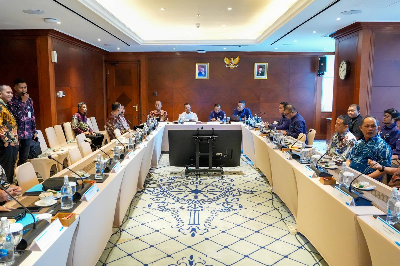 Sekda Kampar Dampingi Gubernur Riau dalam Kunjungan Kerja ke Kantor Pusat PLN