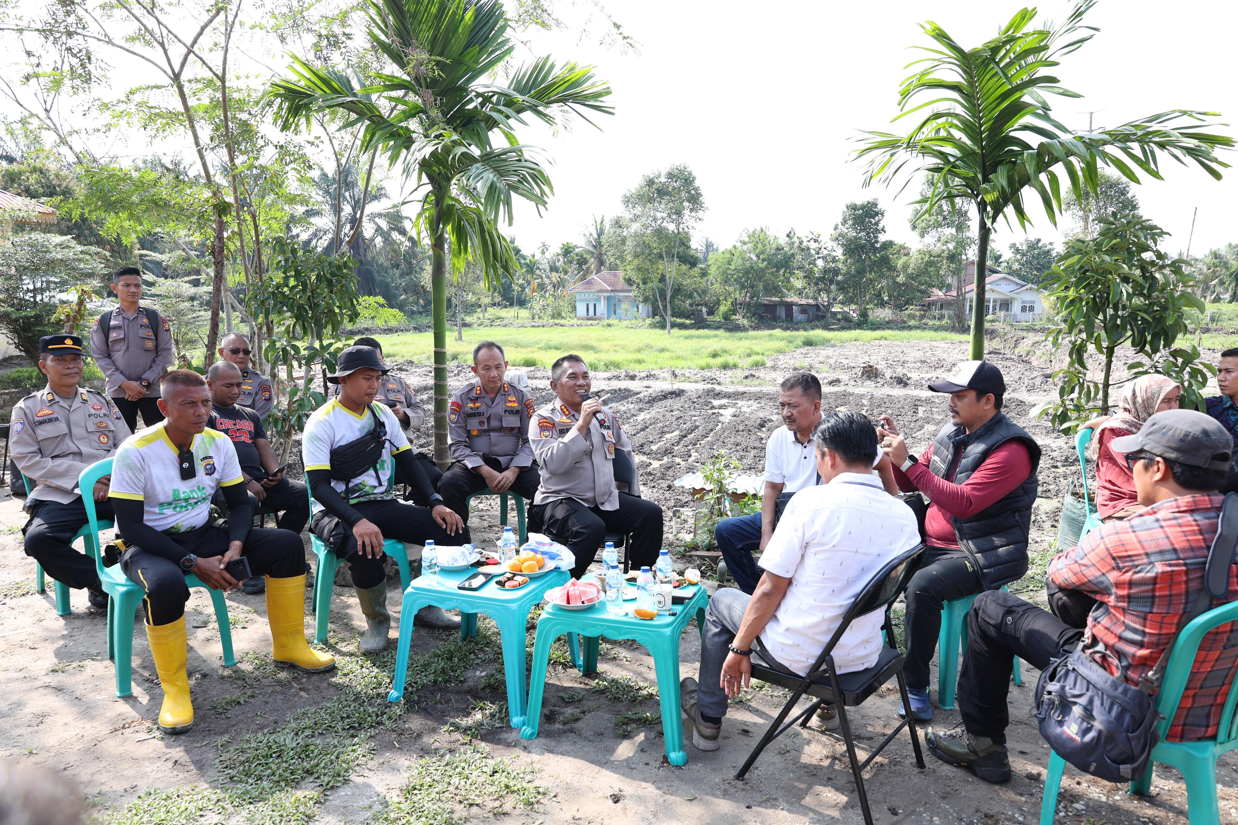 Polda Riau Silaturahmi Bersama Wartawan, Dukung Upaya Pelestarian Lingkungan Melalui Penghijauan 