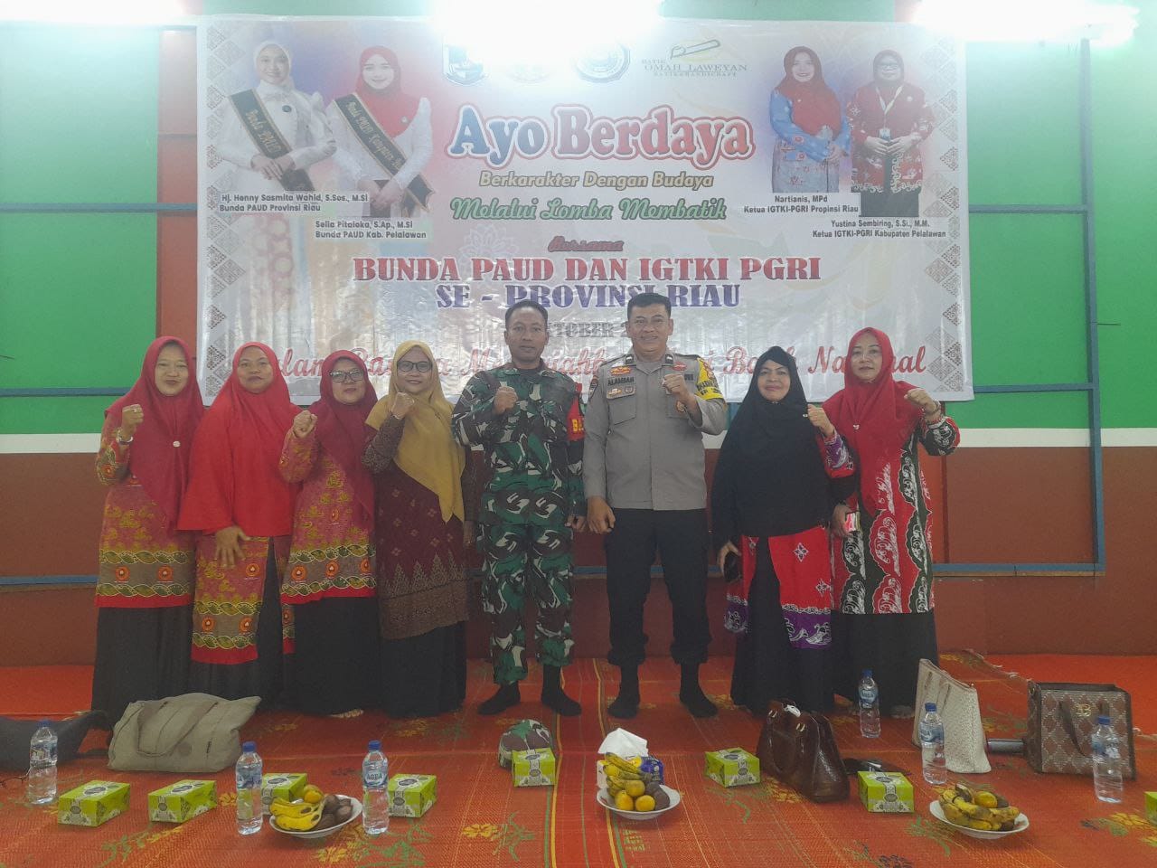 Peringati Hari Batik Nasional, Babinsa Hadiri Lomba Membatik Tingkat Taman Kanak-Kanak 