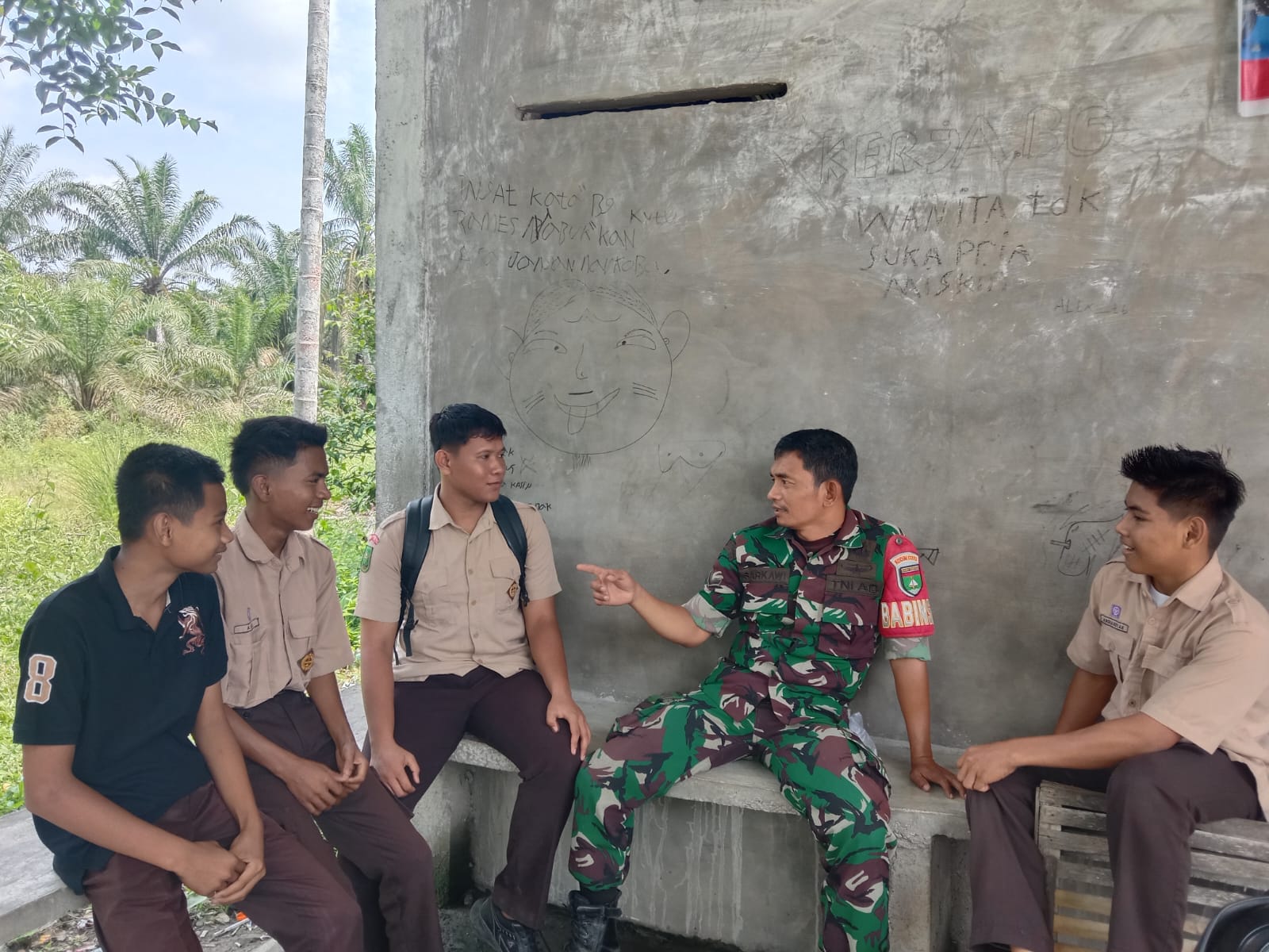 Peduli Dengan Generasi Muda, Babinsa Koramil 14/kepenuhan 