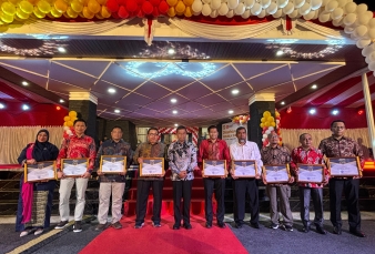 SKK Migas Sumbagut dan KKKS Hulu Migas Raih Penghargaan CSR dari Bupati Kampar