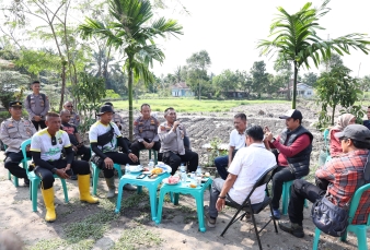 Polda Riau Silaturahmi Bersama Wartawan, Dukung Upaya Pelestarian Lingkungan Melalui Penghijauan 