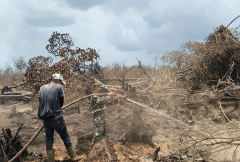 Hari ke 16, Tim Gabungan Terus Berjibaku Pendinginan Karhutla di Desa Merbau
